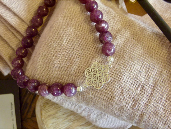 Lepidolith-Armband, 8mm Kugeln- mit Silberblume